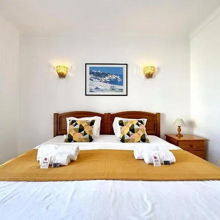 Vintage 2 With Pool By Homing Apartment *